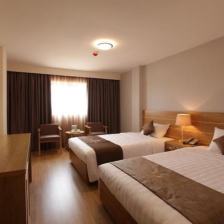 Minh Tam Hotel & Spa 3/2 Хошимин Екстериор снимка