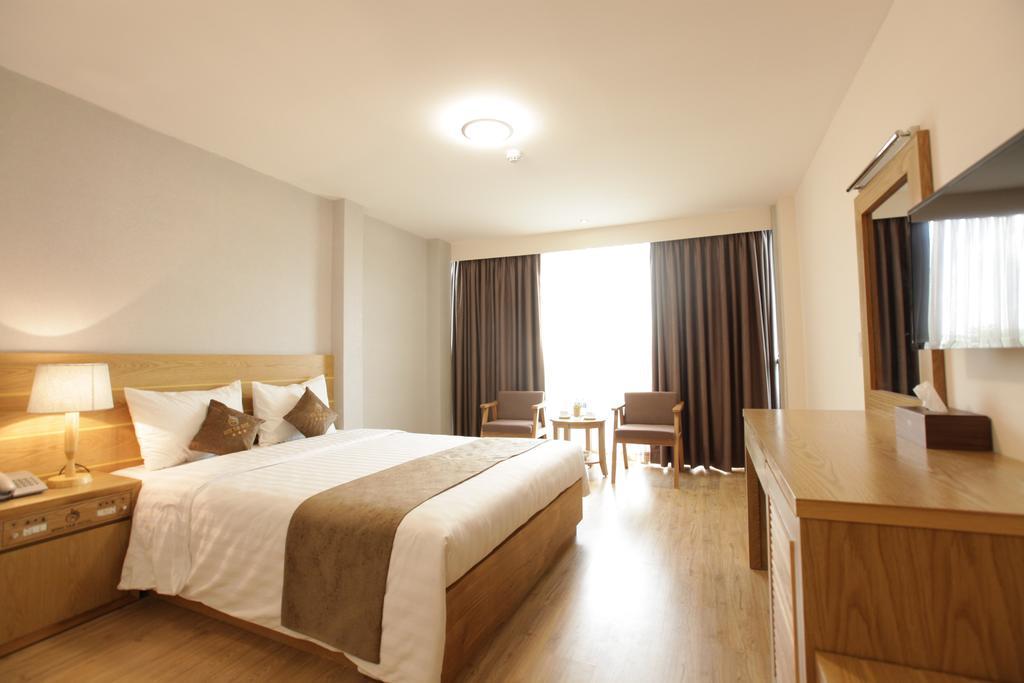 Minh Tam Hotel & Spa 3/2 Хошимин Екстериор снимка