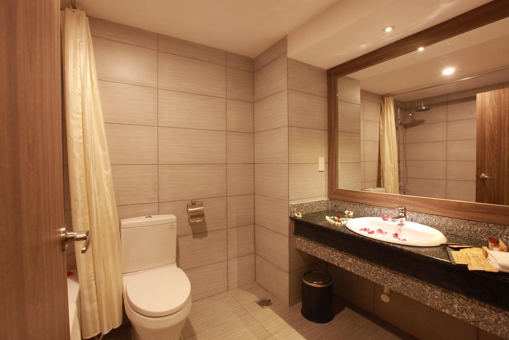 Minh Tam Hotel & Spa 3/2 Хошимин Екстериор снимка