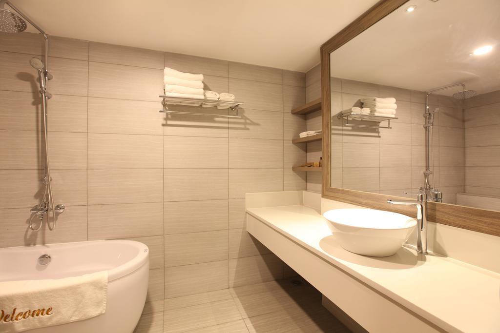 Minh Tam Hotel & Spa 3/2 Хошимин Екстериор снимка